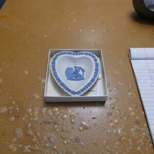 Vintage Wedgwood white Heart Shaped Trinket Dish Made England never used in box